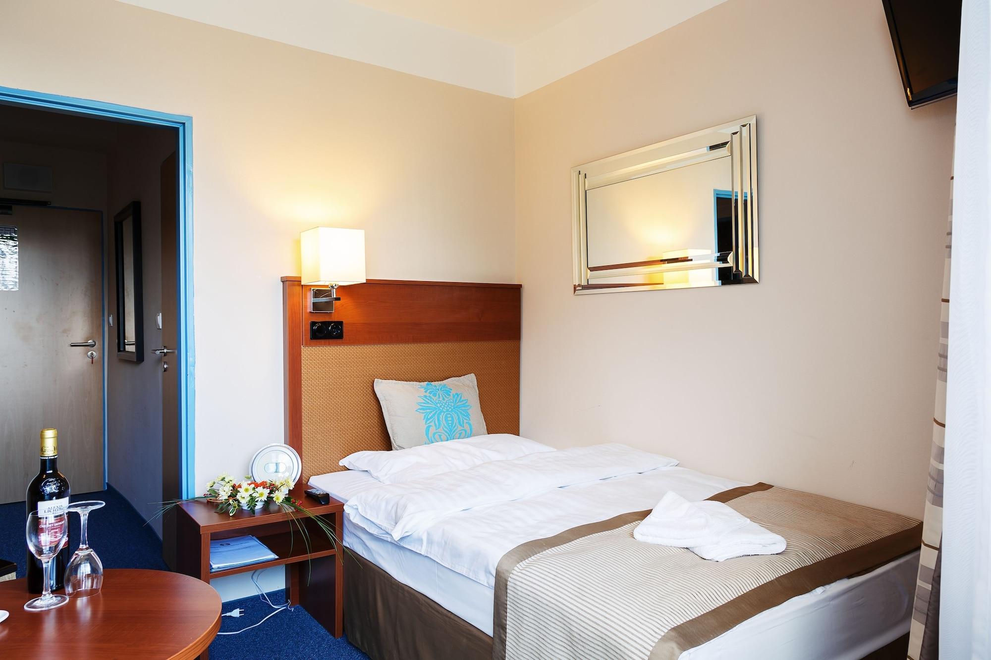 Hotel Marttel Karlsbad Buitenkant foto