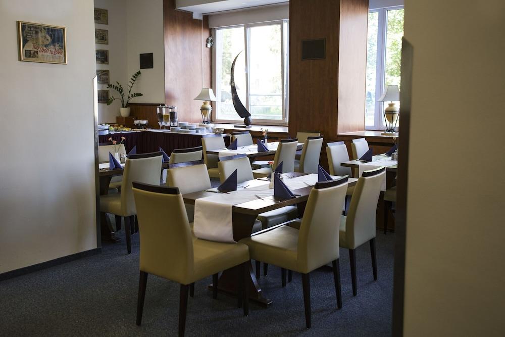 Hotel Marttel Karlsbad Buitenkant foto