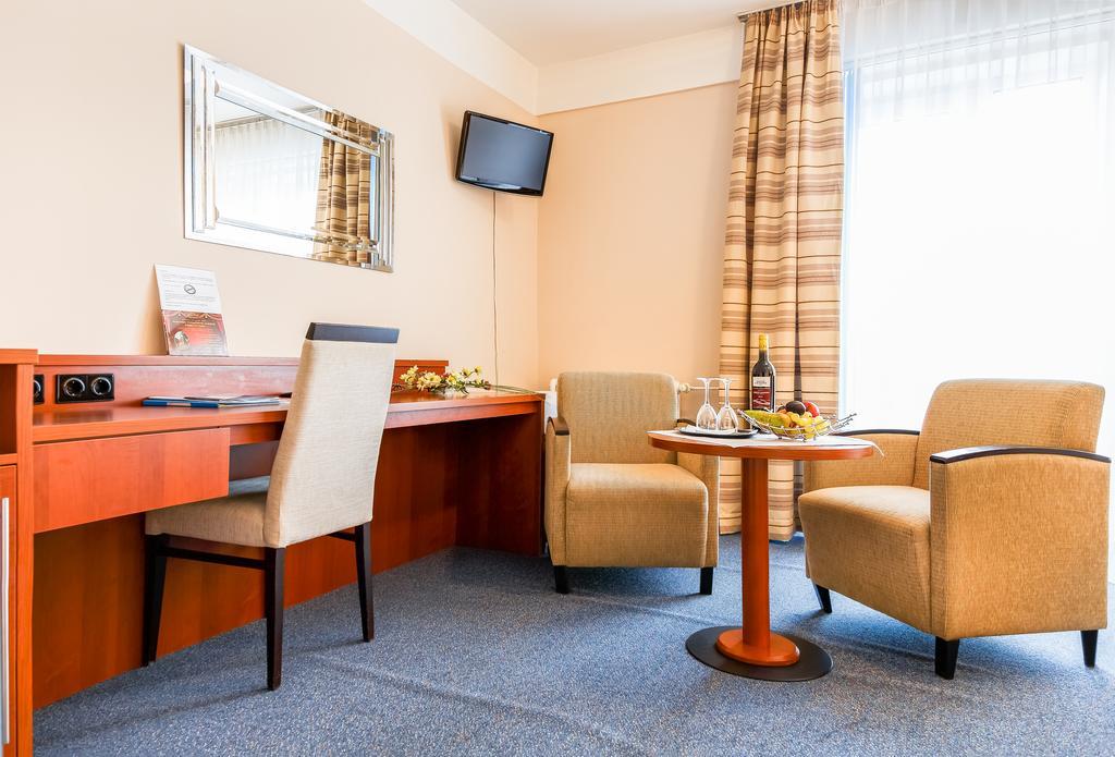 Hotel Marttel Karlsbad Buitenkant foto