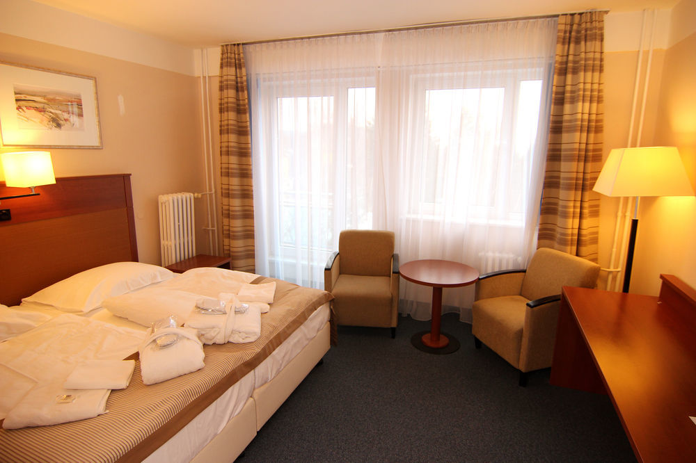 Hotel Marttel Karlsbad Buitenkant foto