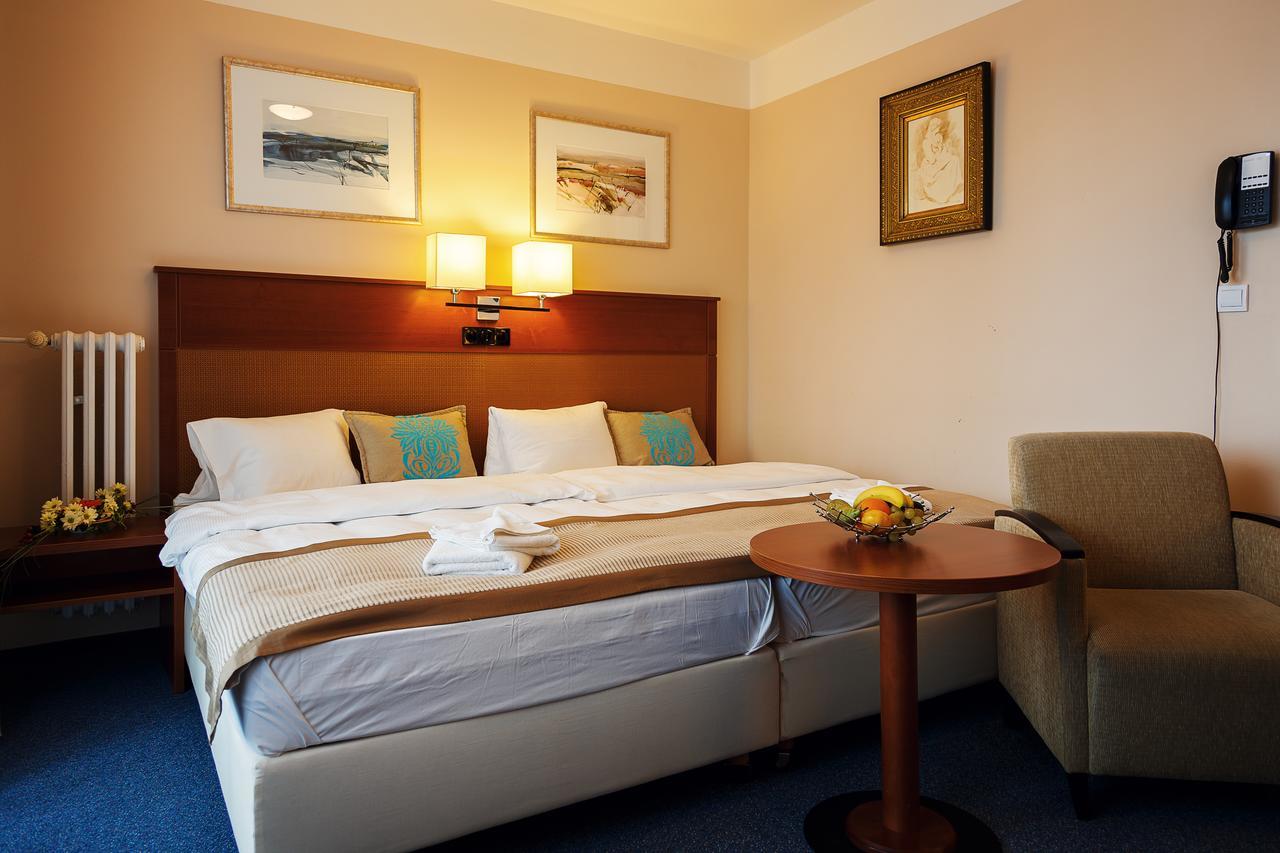 Hotel Marttel Karlsbad Buitenkant foto