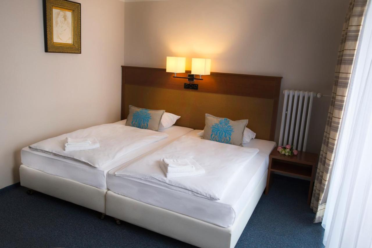 Hotel Marttel Karlsbad Buitenkant foto