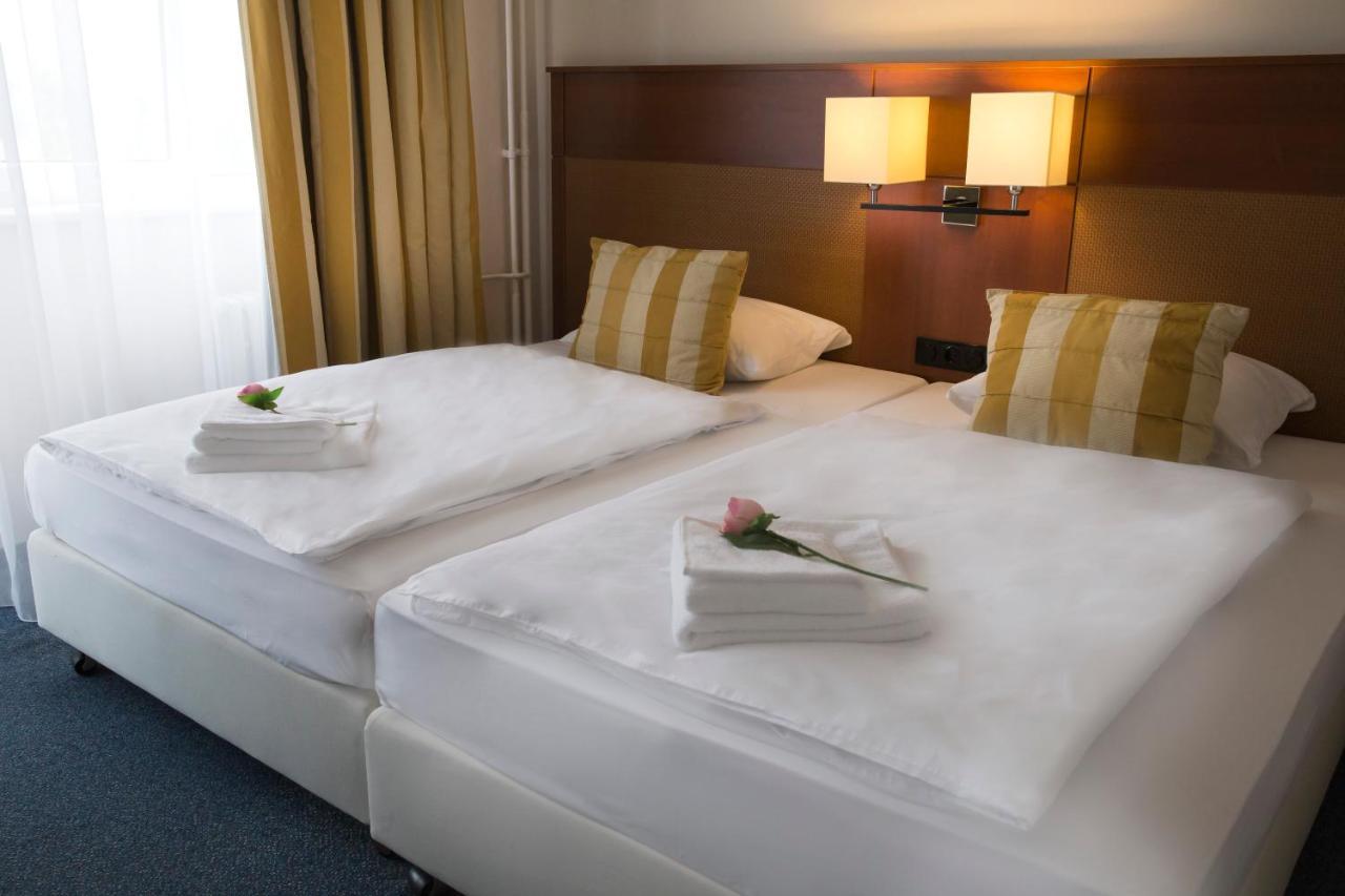 Hotel Marttel Karlsbad Buitenkant foto